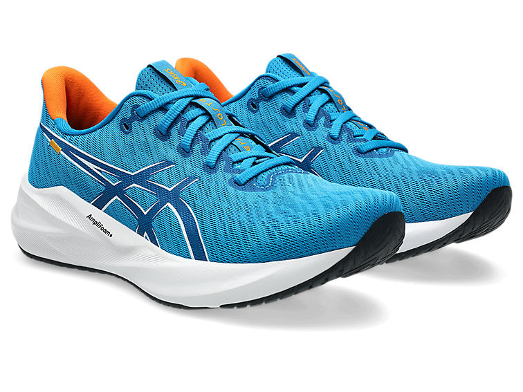 Carica immagine in Galleria Viewer, Scarpe Asics Versablast 4 Black/Yamabuki da Uomo