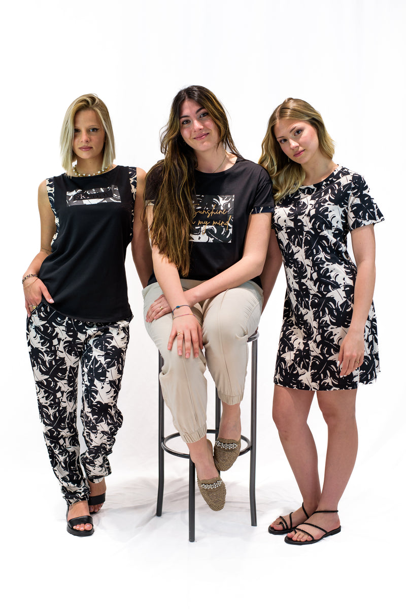 Carica immagine in Galleria Viewer, Pantaloni donna in satin di viscosa a fantasia tropical