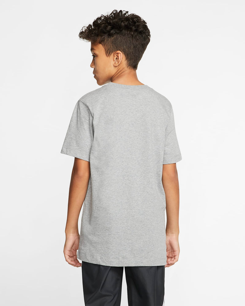 Carica immagine in Galleria Viewer, T-SHIRT K JR NIKE NSW TEE EMB FUTURA