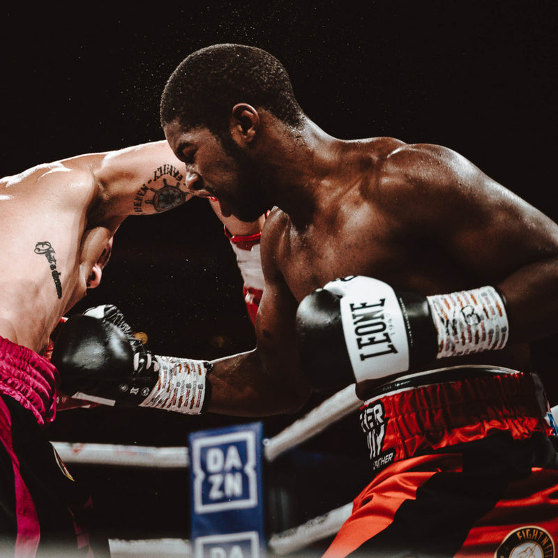 Carica immagine in Galleria Viewer, GUANTI BOXE SHOCK LEOGN047