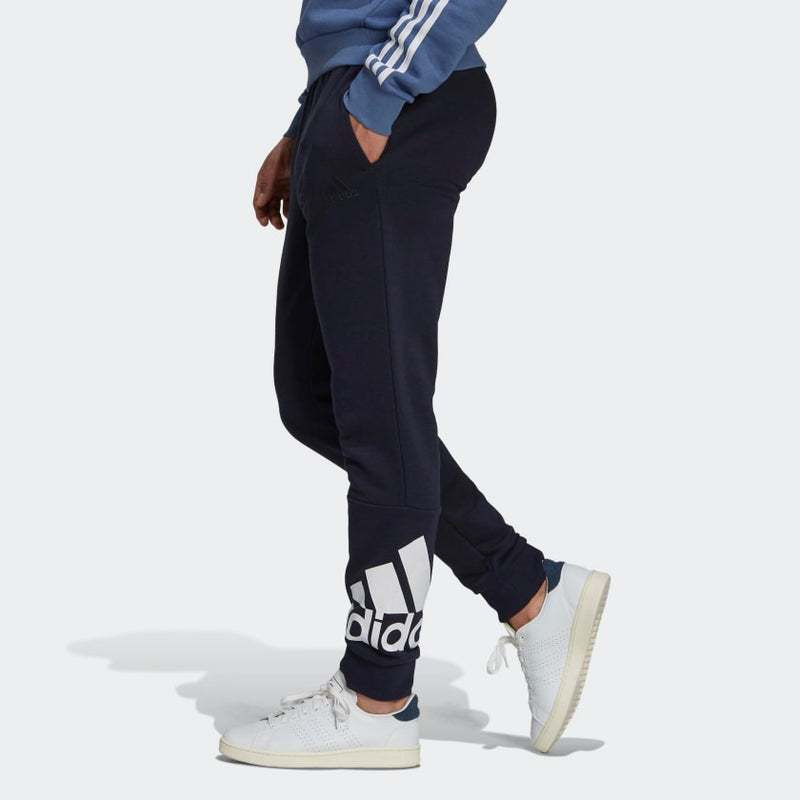 Carica immagine in Galleria Viewer, PANTALONI ESSENTIALS FRENCH TERRY TAPERED CUFF LOGO Legend Ink / White