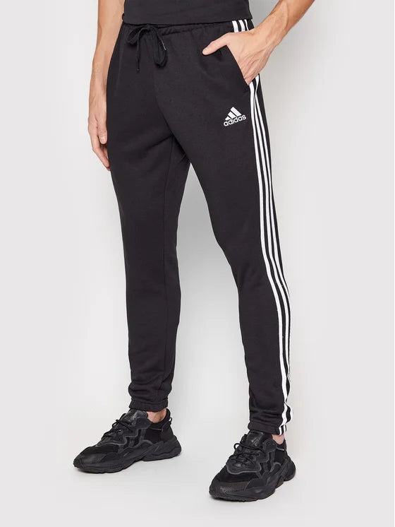 Carica immagine in Galleria Viewer, Pantaloni da tuta Essentials Nero Regular Fit