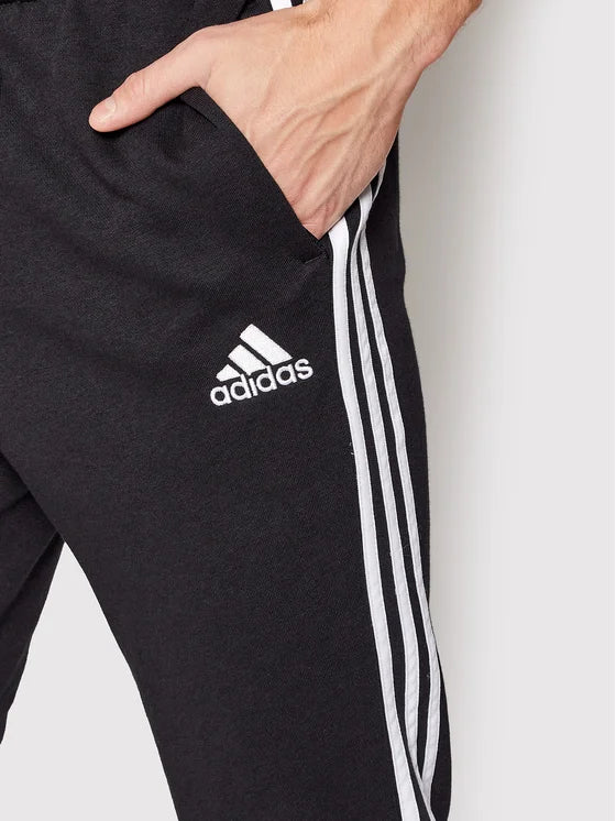 Carica immagine in Galleria Viewer, Pantaloni da tuta Essentials Nero Regular Fit