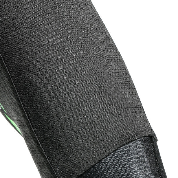 Carica immagine in Galleria Viewer, protezioni TRAIL SKINS LITE KNEE GUARDS GINOCCHIA