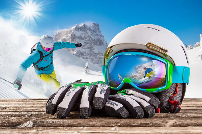 Casco sulle piste da sci, dal 1 Novembre scatta l'obbligo anche ai maggiorenni