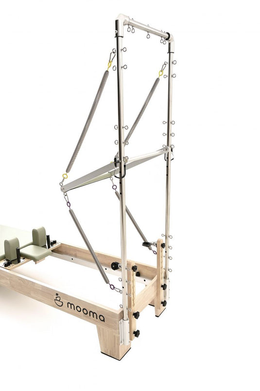 Lettino Reformer Pilates in Legno con Torre Mooma
