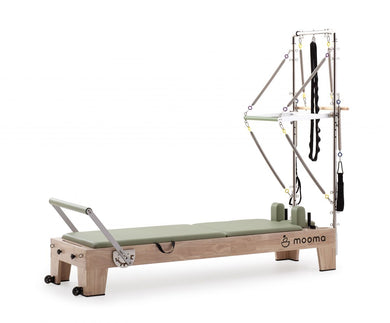 Lettino Reformer Pilates in Legno con Torre Mooma