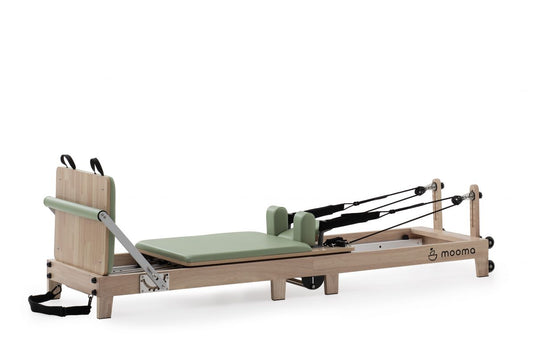 Lettino Reformer Pilates Salvaspazio in Legno Mooma