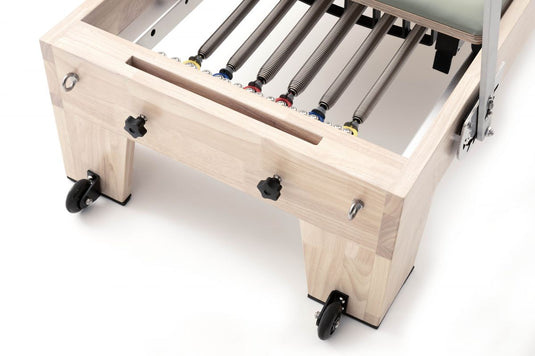 Lettino Reformer Pilates in Legno con Torre Mooma