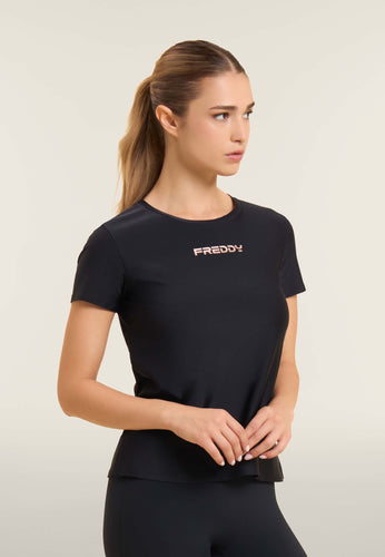 T-shirt tecnica con spacchi laterali e fit regolare