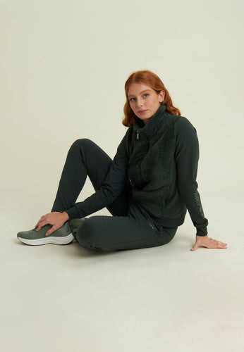 Pantaloni con spacchi laterali sul fondo