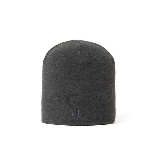 Berretto basic in morbido ed elastico pile con ricamo logo.