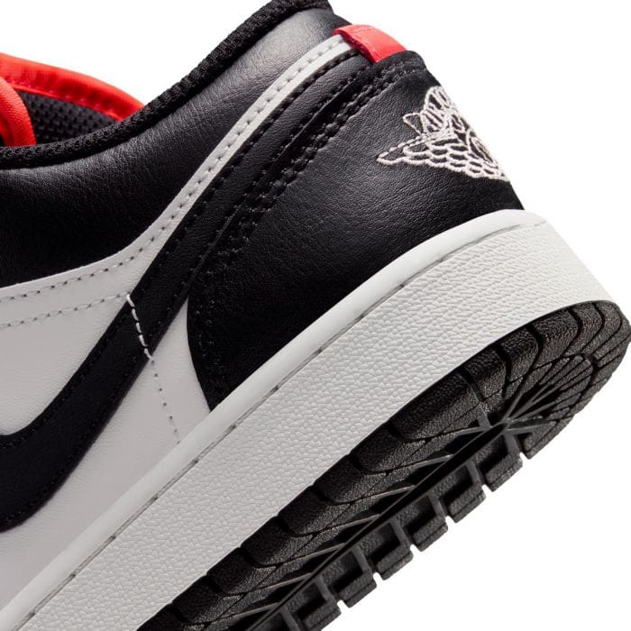 Carica immagine in Galleria Viewer, Scarpe Air Jordan 1 Low junior
