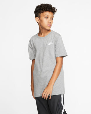 T-SHIRT K JR NIKE NSW TEE EMB FUTURA