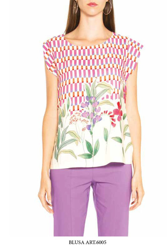 T-SHIRT in viscosa manica corta fantasia floreale