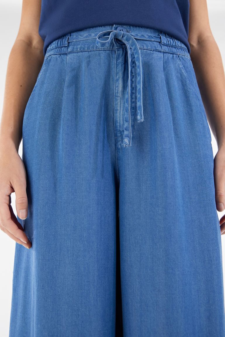 Carica immagine in Galleria Viewer, Pantaloni culotte comfort fit in denim navetta
