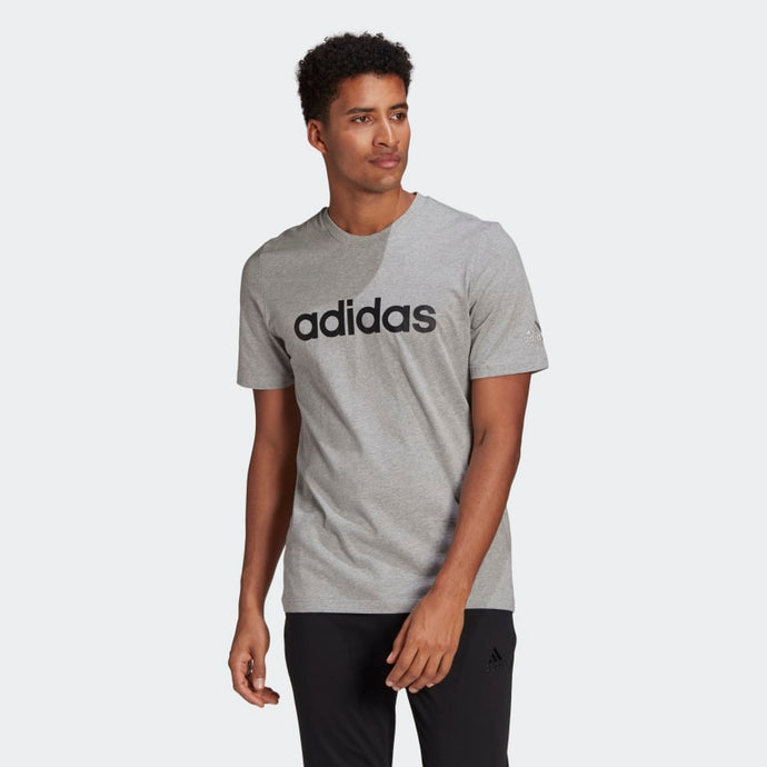 T-SHIRT ESSENTIALS EMBROIDERED LINEAR LOGO